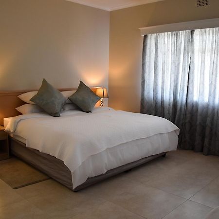 34Onlincoln Guesthouse Bellville Buitenkant foto
